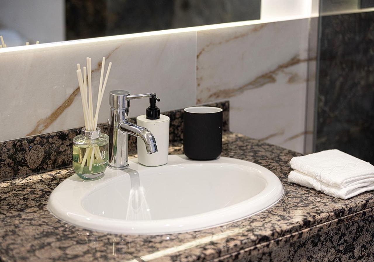 Luxury Beachfront 2Bd Apt, Shams, Jbr 두바이 외부 사진